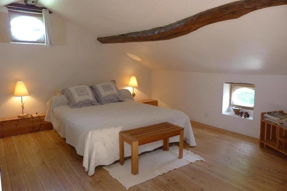 Aux Trois Fontaines Bed & Breakfast Eynesse Exterior photo